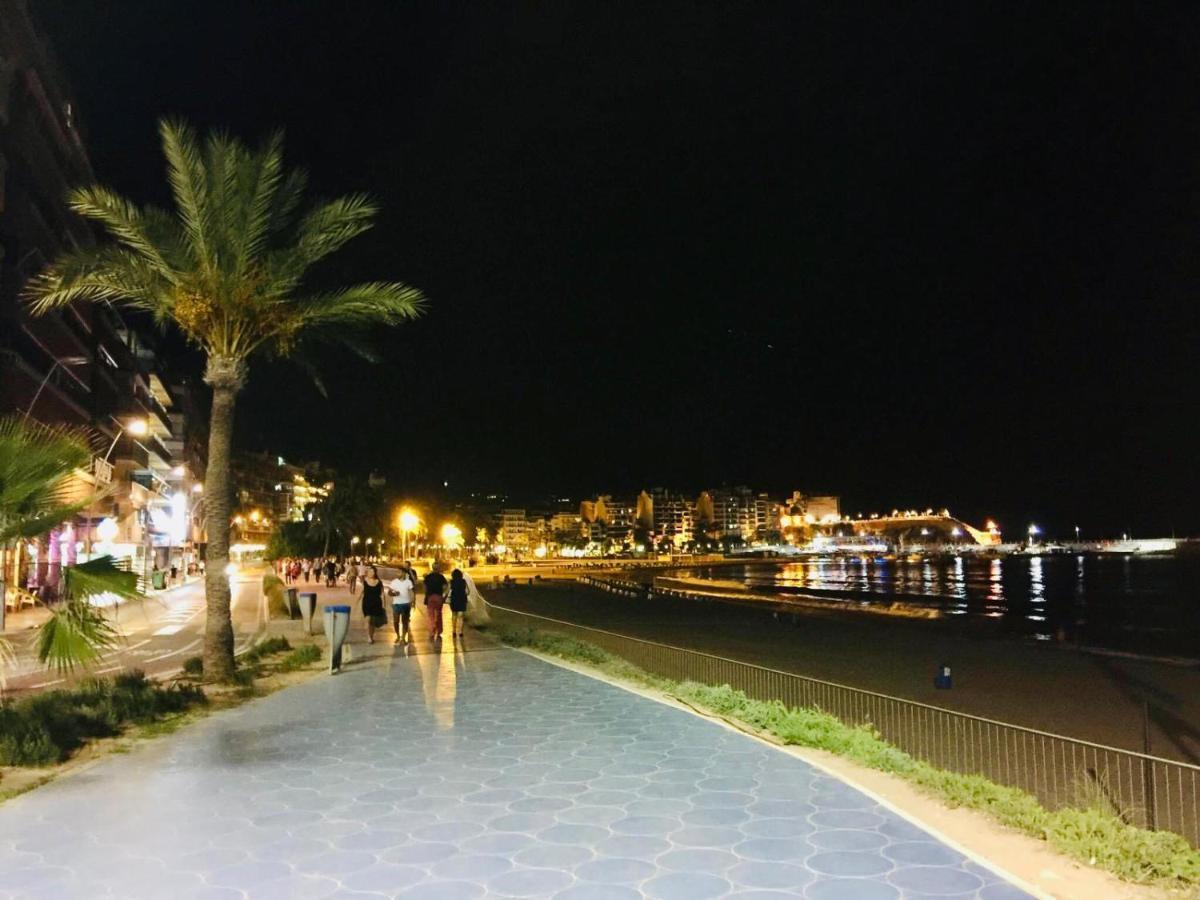 Magic Studio With Swimming Pool Benidorm Bagian luar foto