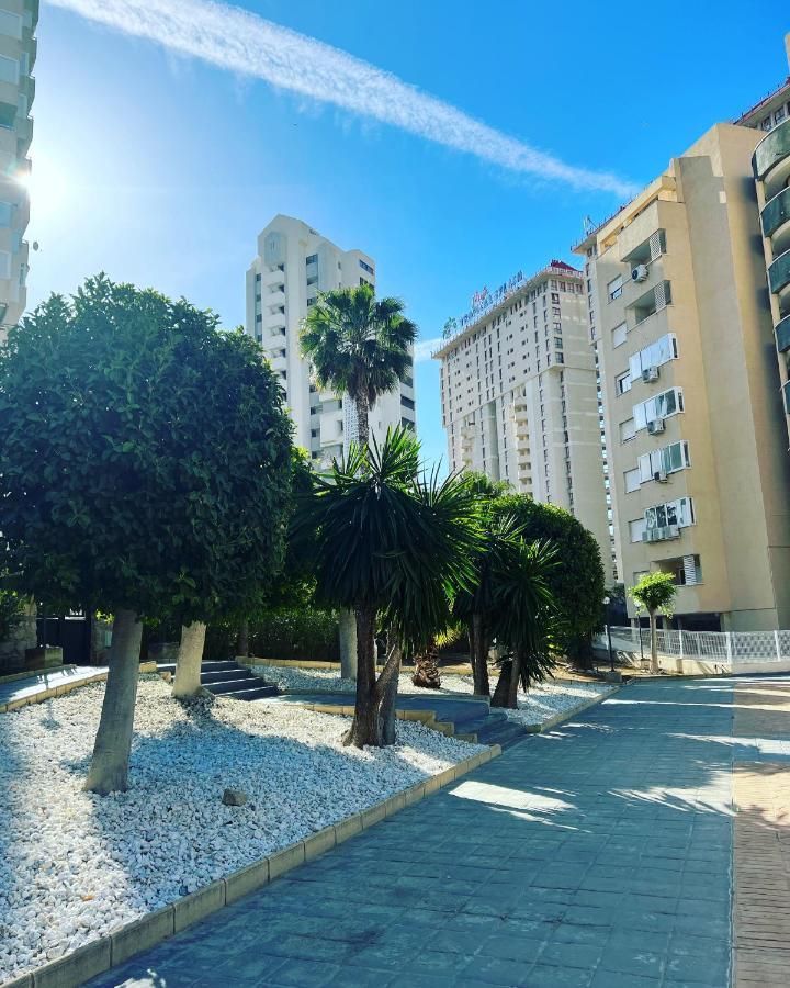 Magic Studio With Swimming Pool Benidorm Bagian luar foto